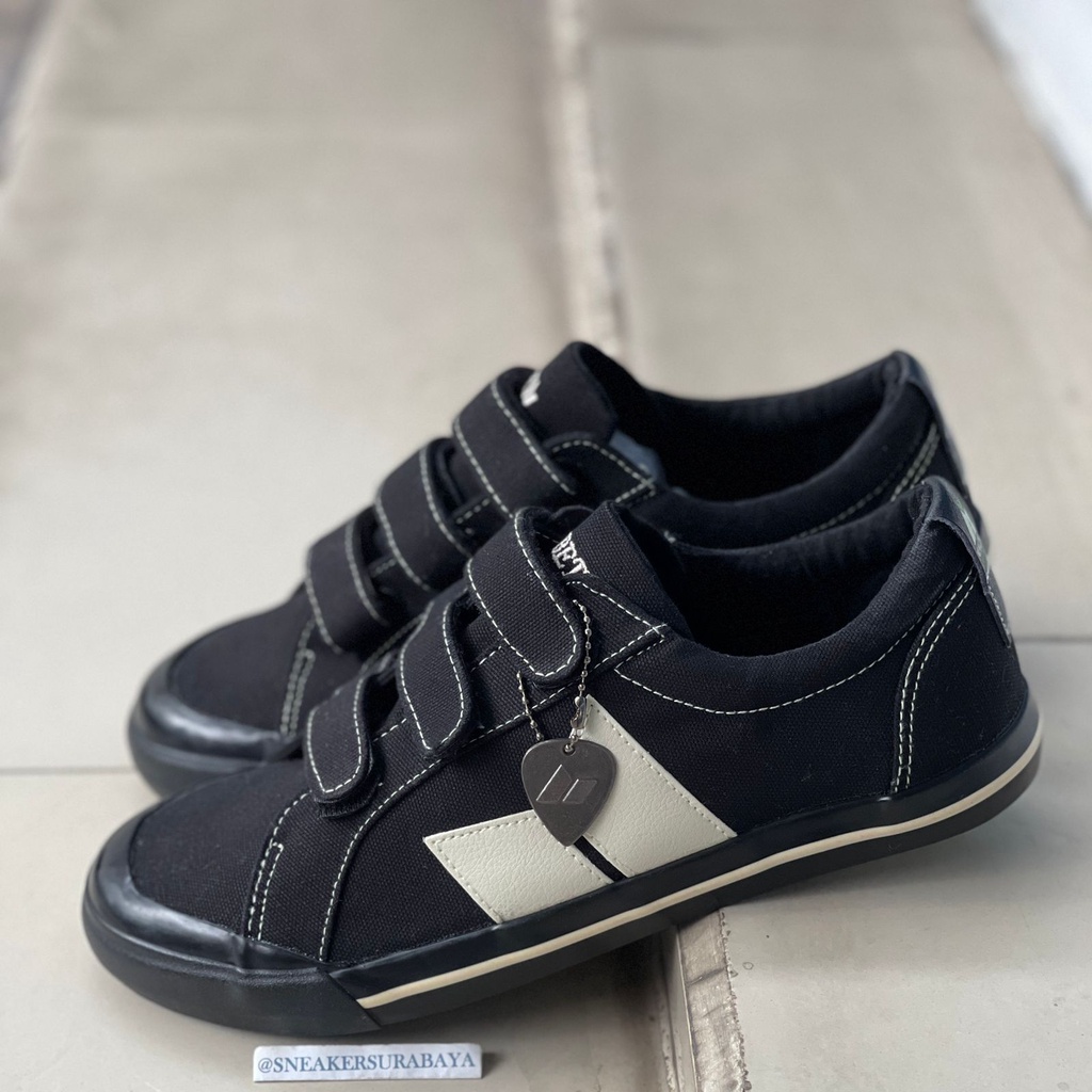 Macbeth on sale eliot velcro