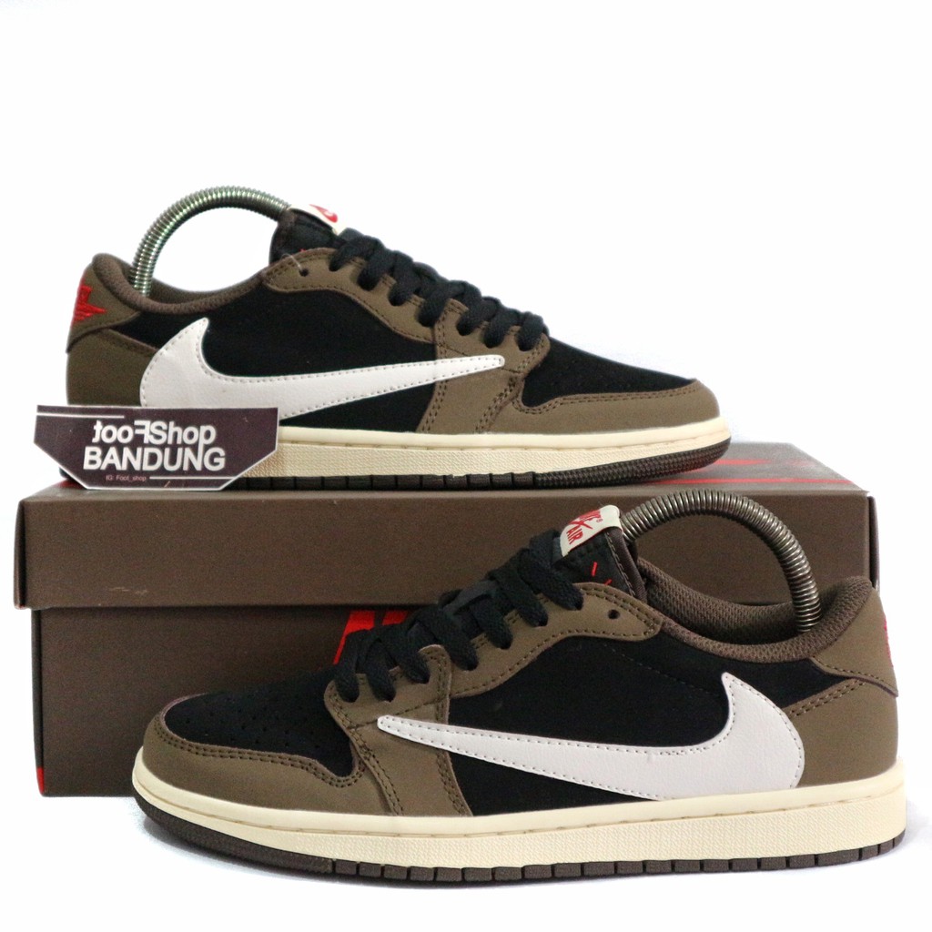 Jual Sepatu Sneakers Nike Air Jordan Retro 1 Low X TRAVIS SCOTT