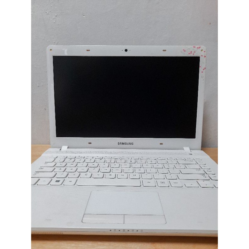 Jual Laptop SAMSUNG 275E5E preloved (putih glossy) | Shopee Indonesia