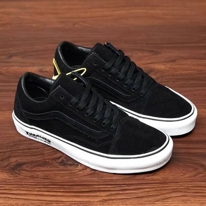 Vans best sale thrasher black