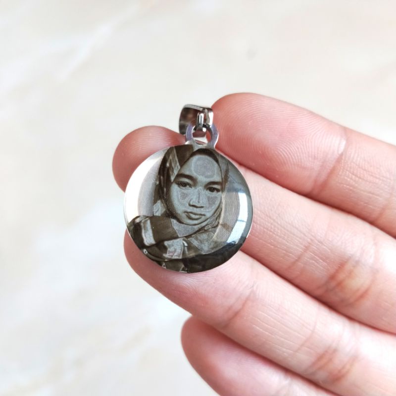 Jual liontin custom foto | kalung titanium stainless steel grafir foto