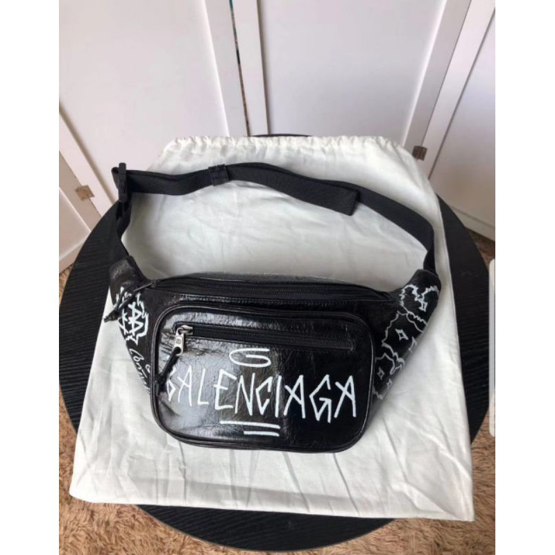 Harga waist sale bag balenciaga