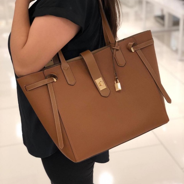 Jual Tas michael kors cassie large tote lugagge Shopee Indonesia