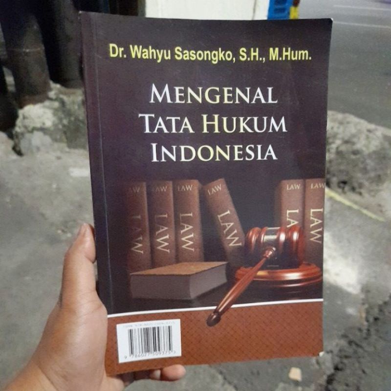 Jual Mengenal Tata Hukum Indonesia | Shopee Indonesia