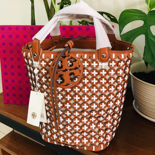 Tory burch miller outlet leather chainmail bucket bag