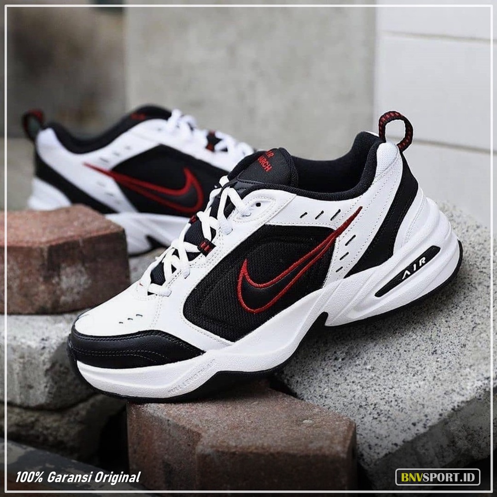 Sepatu store air monarch