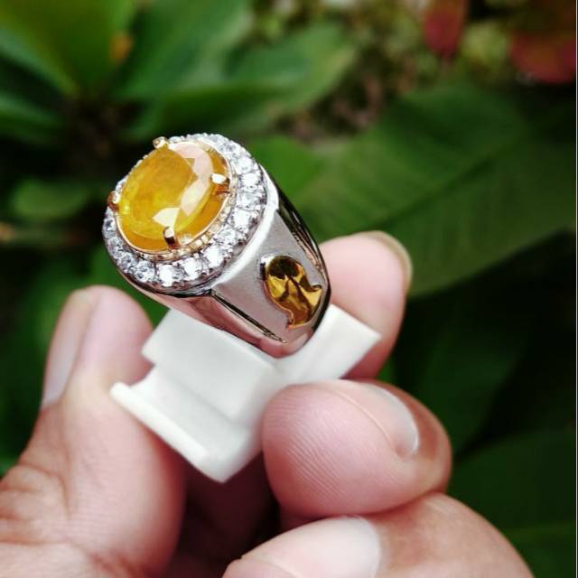 Cincin yellow sapphire hot sale