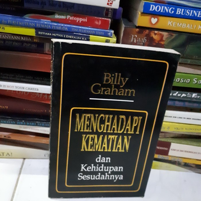 Jual MENGHADAPI KEMATIAN | Shopee Indonesia