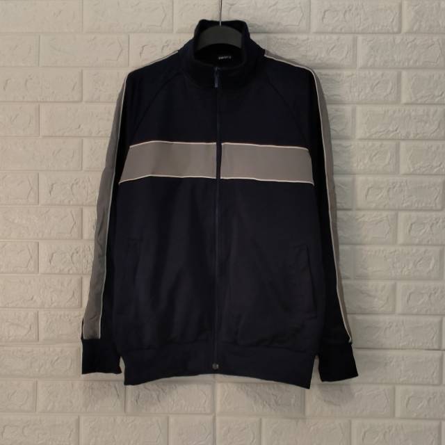 Tracktop uniqlo shop