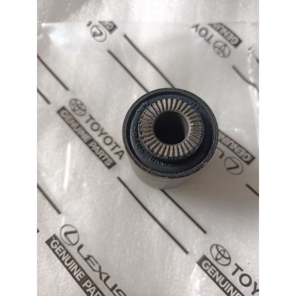 Jual BUSING KARET LATERAL STABIL BELAKANG TOYOTA INOVA ORIGINAL ...