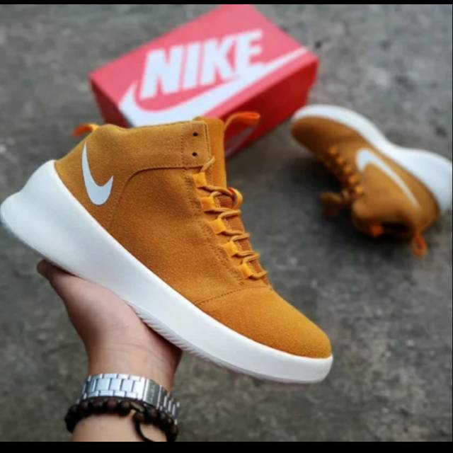 Sepatu hot sale nike boots