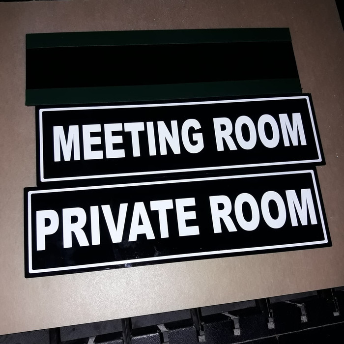Jual Akrilik sign label Custom 10 x 35 Keren | Shopee Indonesia