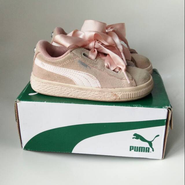 Puma suede 2024 heart jewel