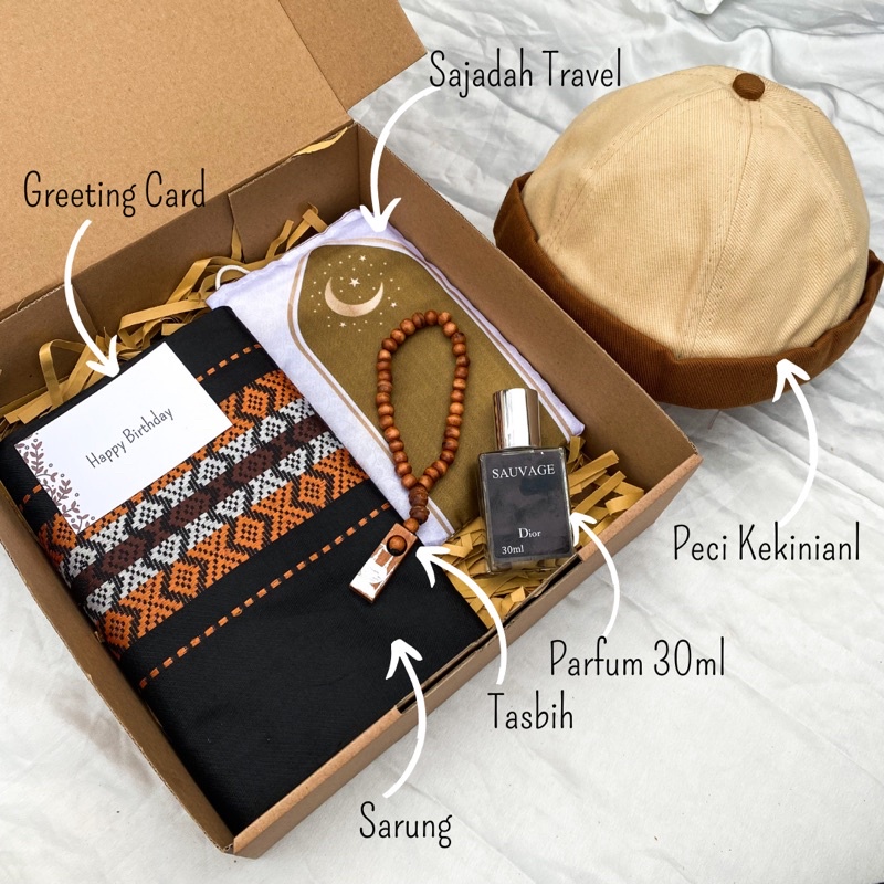 [B4459]HAMPERS SET SARUNG DAN SAJADAH/HAMPERS COWOK/KADO COWOK/KADO PACAR/HAMPERS RAMADHAN/HAMPERS LEBARAN/KADO ULANG TAHUN/KADO WEDDING/KADO ANNIVERSARY/KADO PERNIKAHAN/KADO SAJADAH TRAVEL