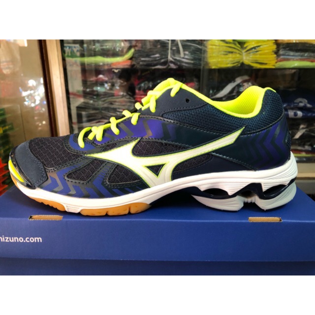 Mizuno wave hotsell bolt 7 low