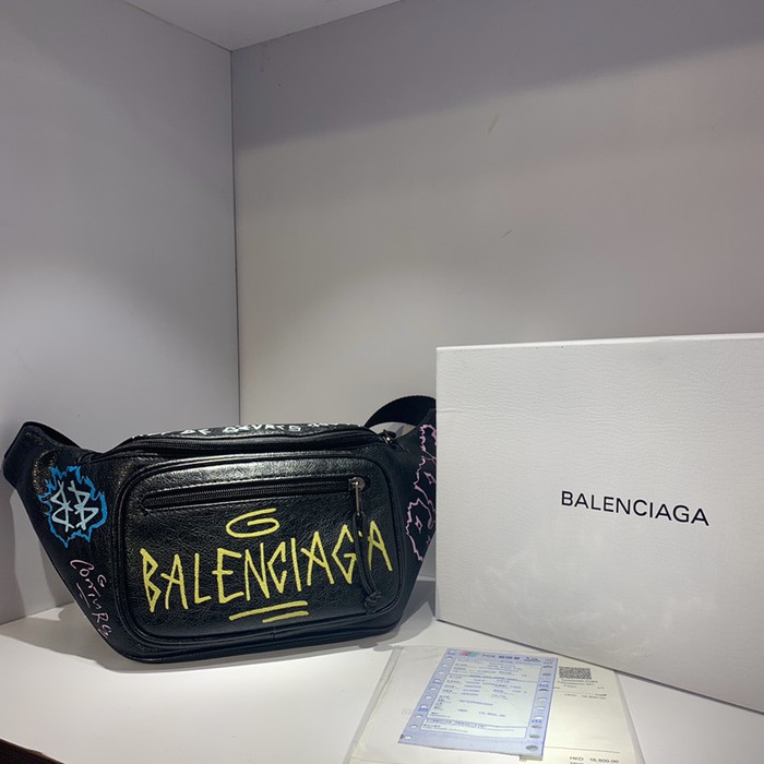 Waistbag best sale balenciaga graffiti