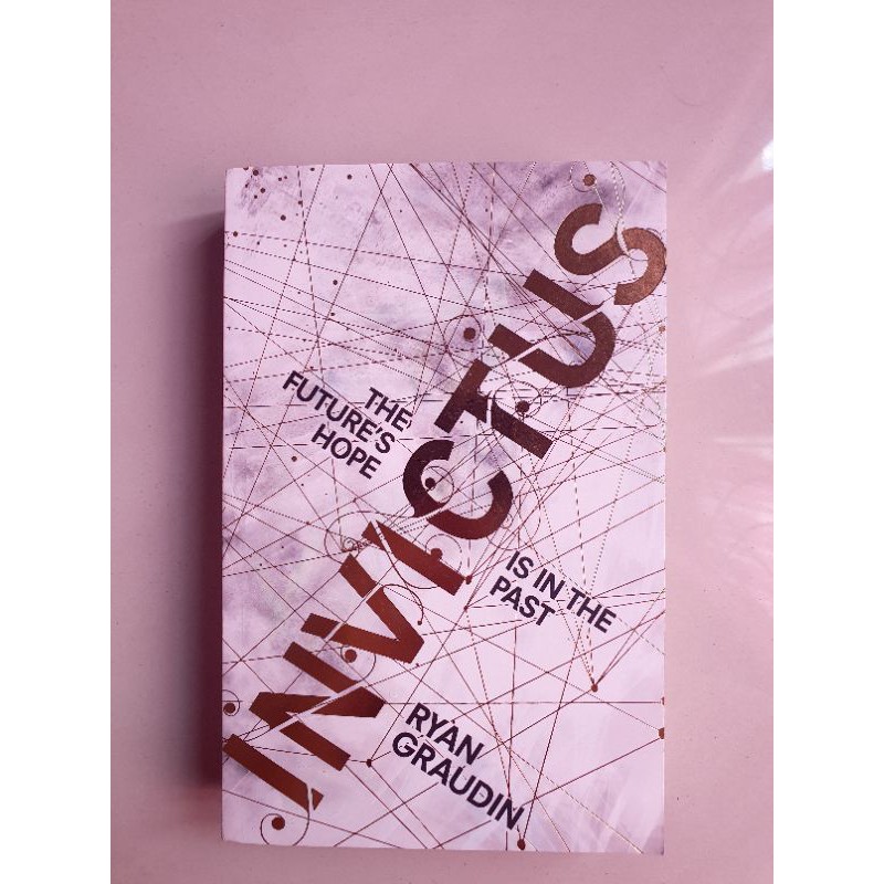Jual Invictus - Ryan Graudin Novel | Shopee Indonesia