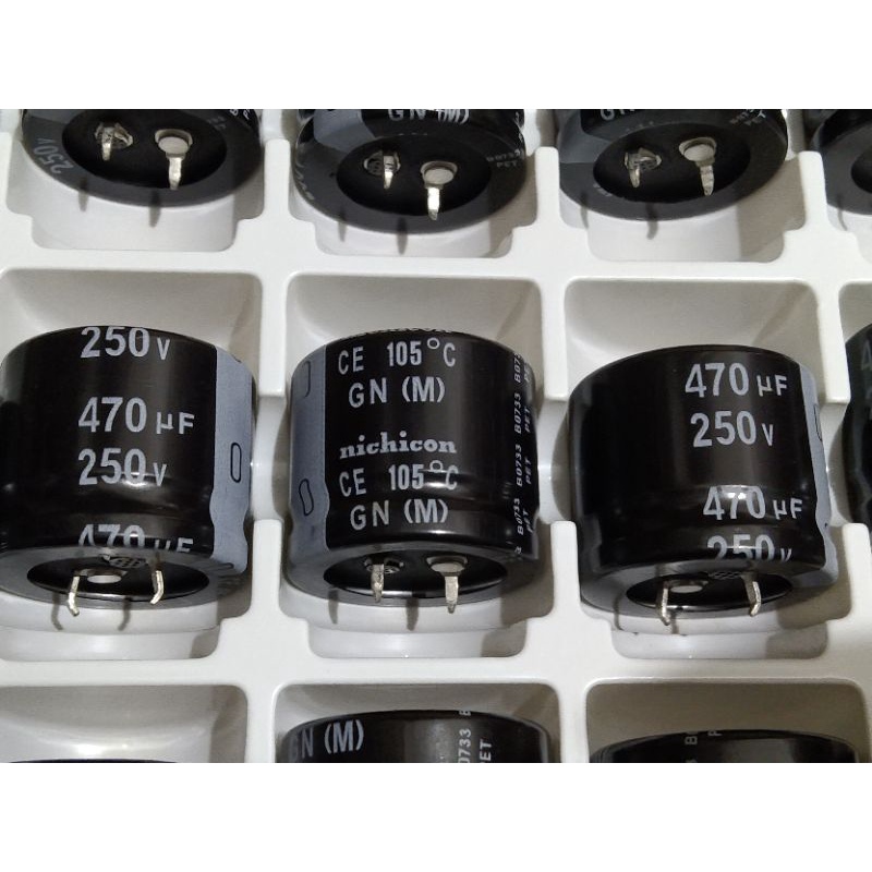 Condensateur électrolytique Nichicon 250V 560µF 105°C - Snap-in 35x30mm - Haute Qualité Japonaise