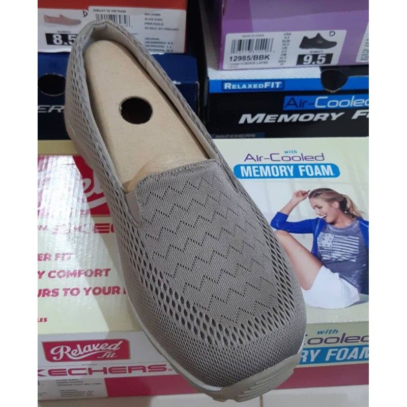 Harga sepatu skechers outlet relaxed fit memory foam