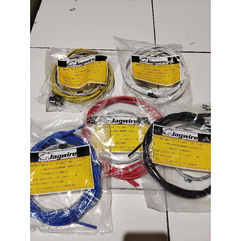 Jagwire PCK503 Kabel- Und Mantelset - Weiß, Reduziert Reibung, Für Fahrrad-Schaltung & Bremsen