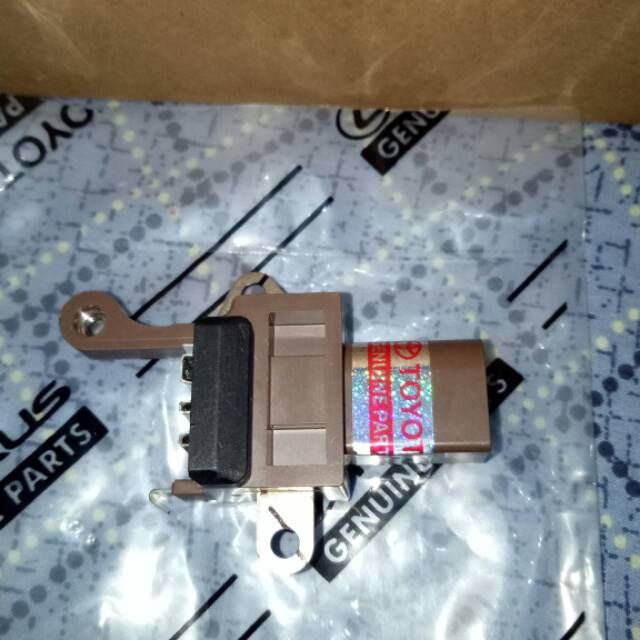 Jual Ic regulator toyota innova reborn original | Shopee Indonesia