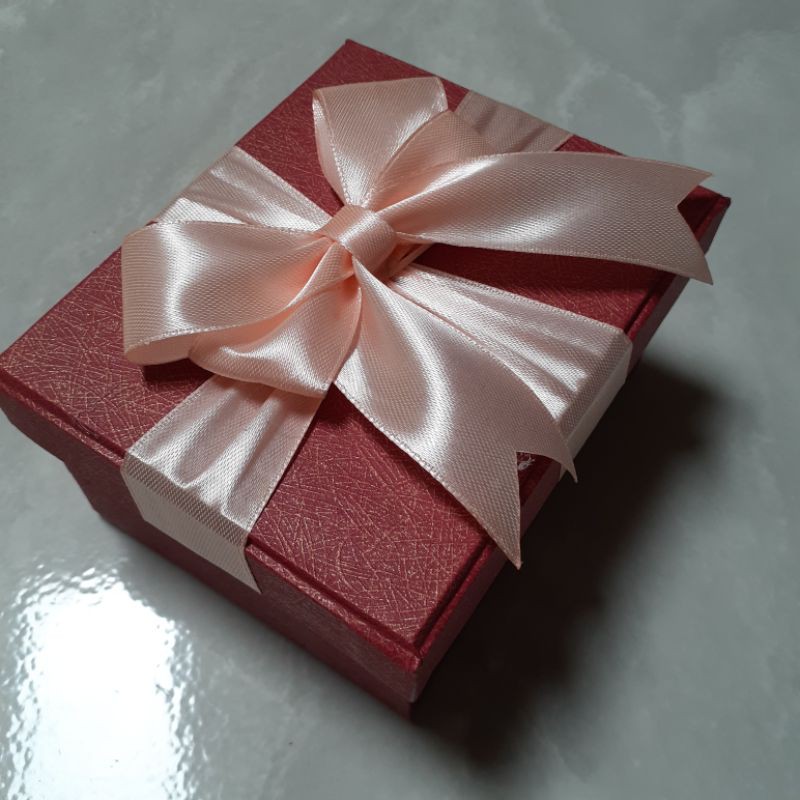 Jual HARDBOX GIFTBOX MERAH KOTAK KADO Custom Size dan Warna | Shopee ...