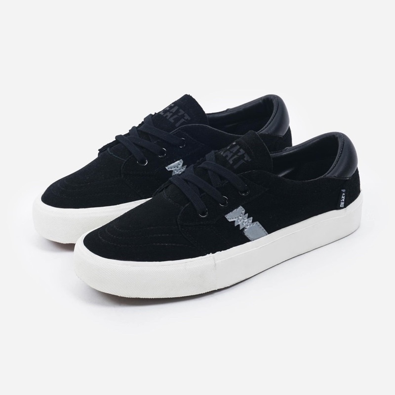 Jual sepatu beazt luxo black white | Shopee Indonesia