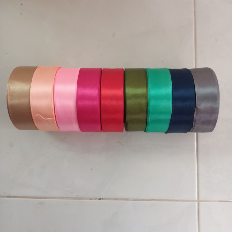 Jual Pita Satin 25 Cm 1 Roll 25yard Pita Kado Shopee Indonesia