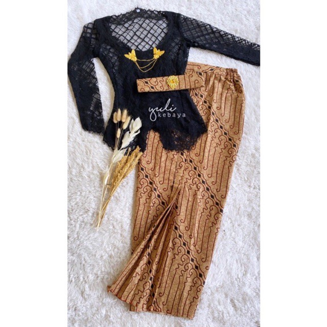 Jual Set Kebaya Bali Hitam Modern Semi Italy Norvina Premium | Shopee