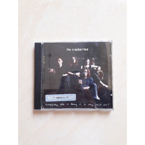 Jual CD THE CRANBERRIES ALBUM EVERYBODY ELSE IS DOING IT, SO WHY CAN'T