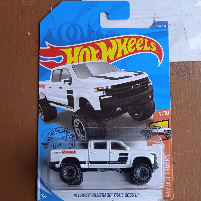 Jual Hot Wheels Hotwheels 19 Chevy Silverado Trail Boss Lt Putih Shopee Indonesia 8784