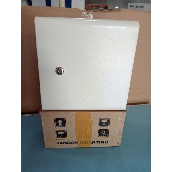 Jual Box panel listrik 25x25x12cm,kunci putar | Shopee Indonesia