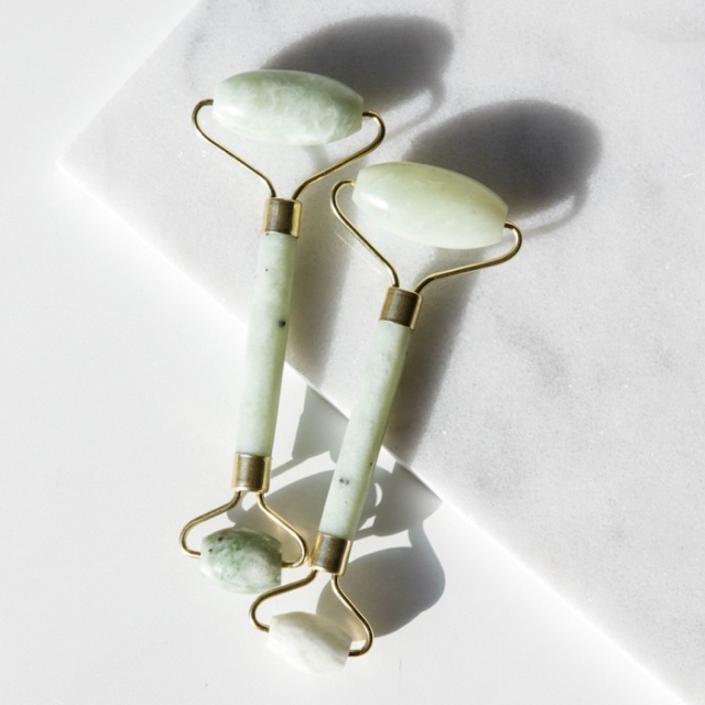 Jual Herbivore Jade Facial Roller ( sale ) Shopee Indonesia