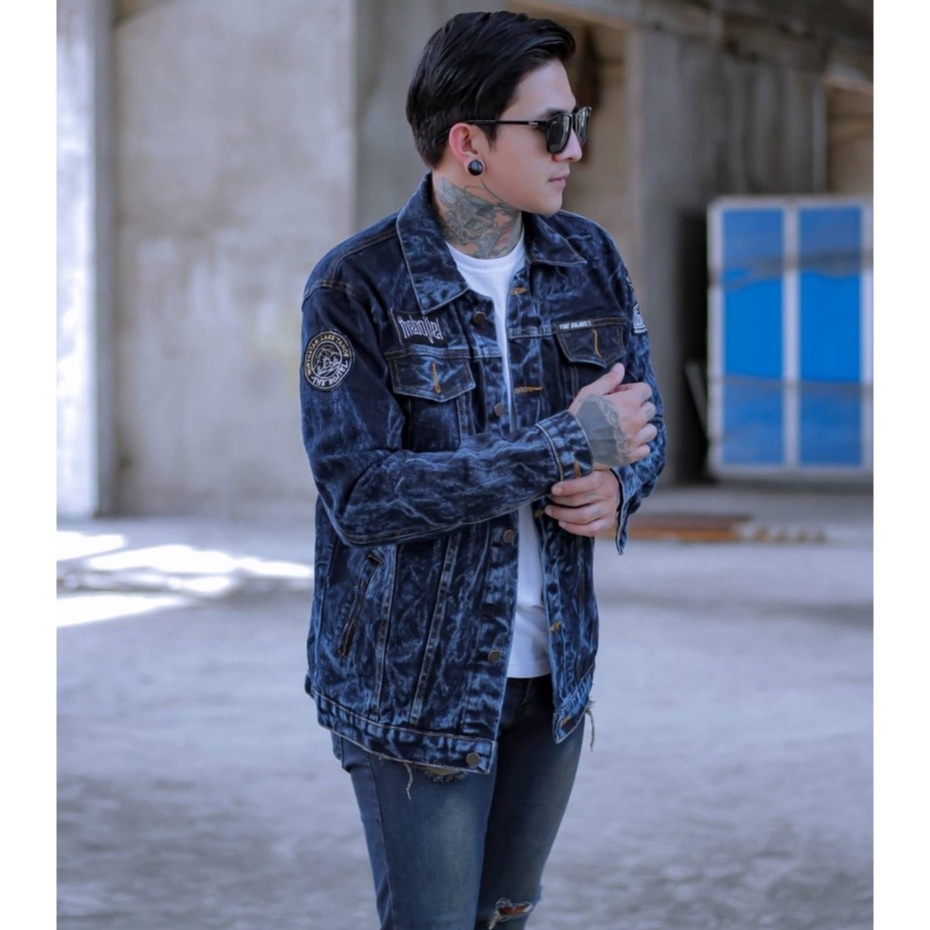 Oyoqlarini yelkada sikish