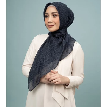 Diario X Nagita Slavina Ultrafine Winter Plain Scarf Kerudung Segi Empat