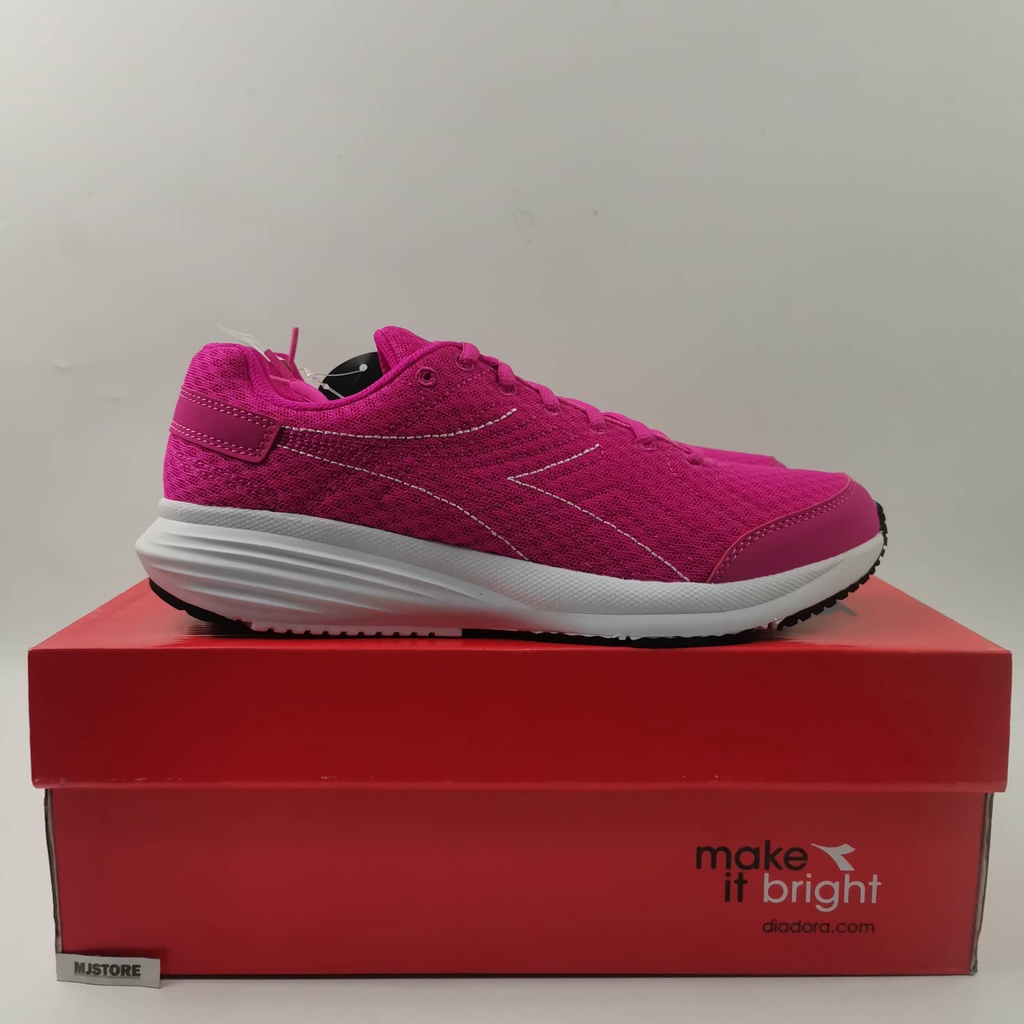 Sepatu diadora running outlet pink