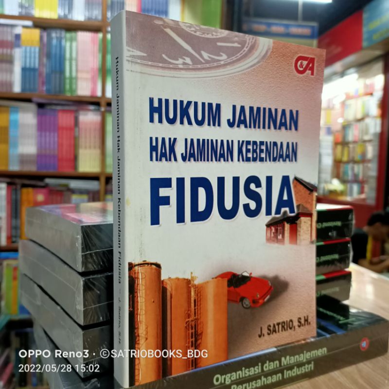 Jual HUKUM JAMINAN HAK JAMINAN KEBENDAAN FIDUSIA. J. SATRIO. SH ...