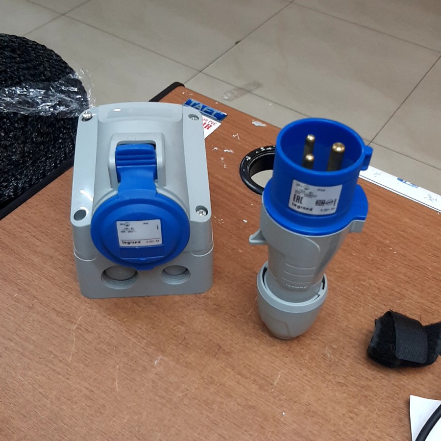 Legrand Schutzkontaktstecker 16A - Robuster Stecker Mit Erdung Für Den Täglichen Gebrauch