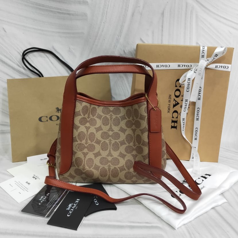 Outfit) Coach Hadley Hobo 21 in Signature Canvas Taupe🧡, Women's