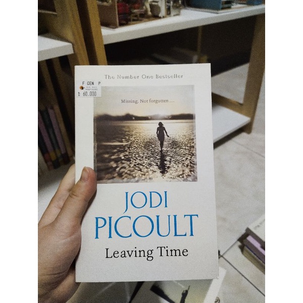 Jual Leaving Time - Jodi Picoult | Shopee Indonesia