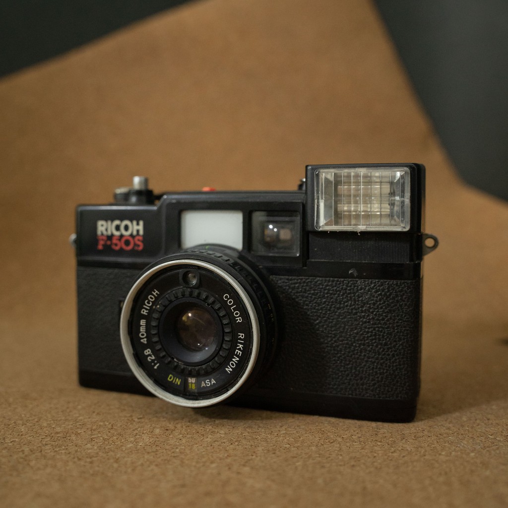 Jual RICOH F-50 S RANGEFINDER FLASH ON !! black LIKE NEW !! KAMERA FILM ...