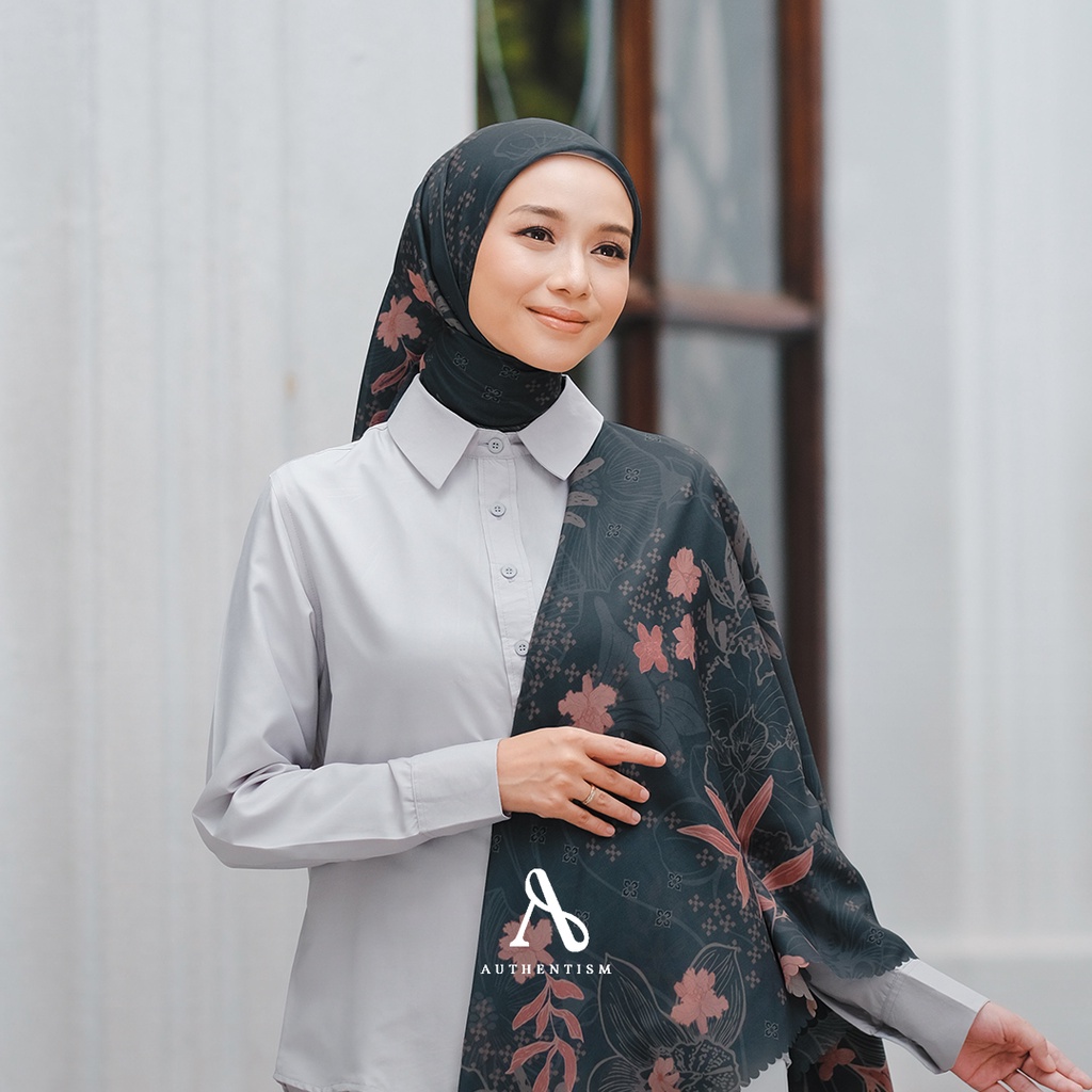 AUTHENTISM ID Isyana Series Kerudung Segi Empat Motif Voal Ultrafine Lasercut Premium