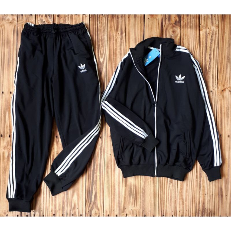 Harga store tracksuit adidas