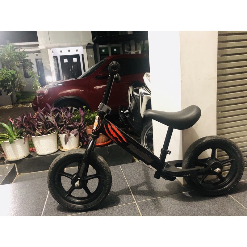 Balance bike discount bekas