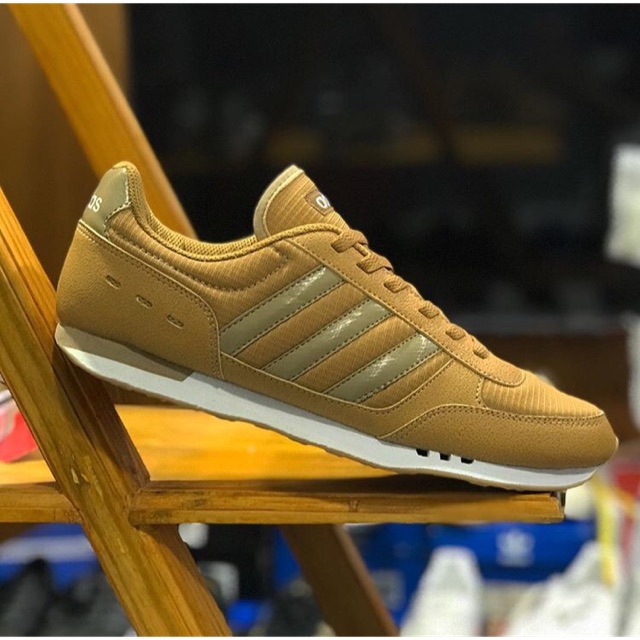 Adidas neo city outlet racer brown