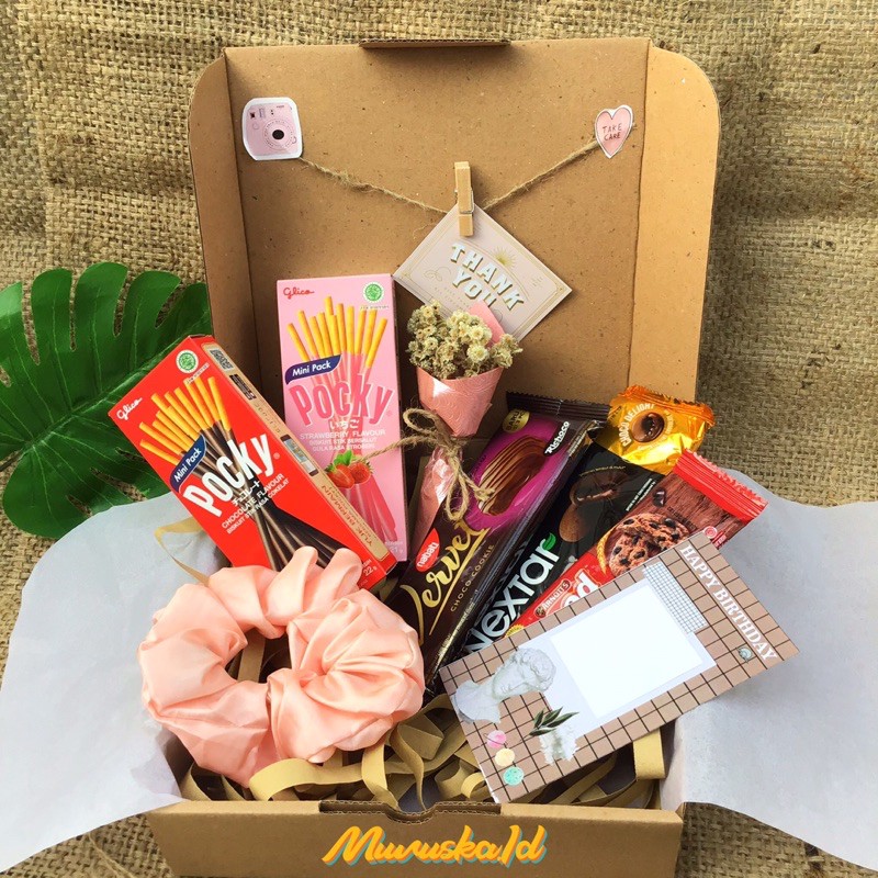 Jual Hampers Snack Scruncies Bunga Aesthetic Happy Birthday Murah Shopee Indonesia 