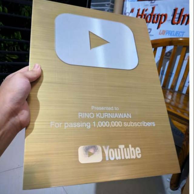 Jual Youtube Play Button ( BISA PAKE NAMA CHANNEL SENDIRI) | Shopee ...