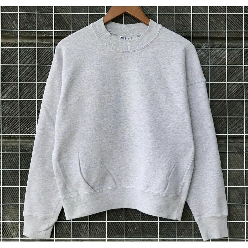 Uniqlo hotsell u crewneck