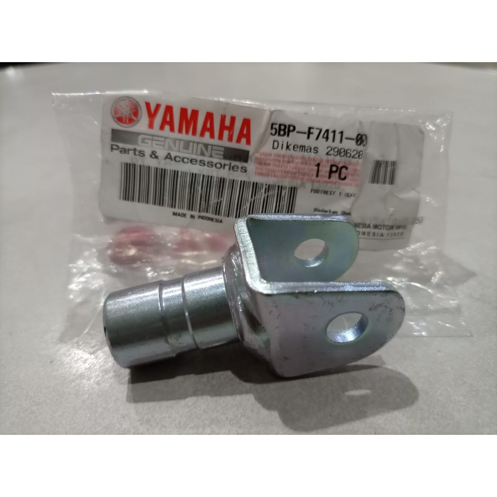 YAMAHA R15 M R15M 100% ORIGINAL FRONT FOOTREST BRACKET STAY LEFT RIGHT Pemijak Kaki Depan Bk6 F7442 00 Bk6 F7443 00 I.41195232