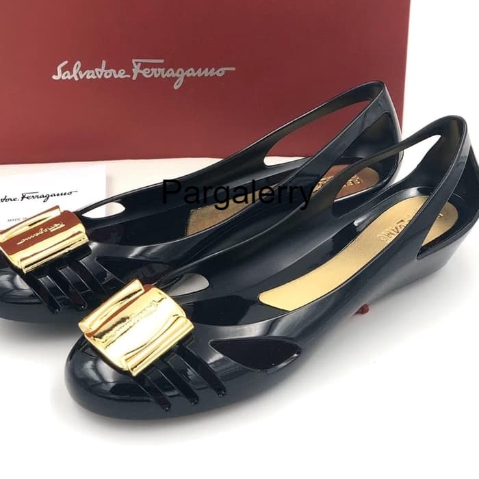 Jual sepatu salvatore ferragamo vara jelly bermuda black authentic asli Shopee Indonesia